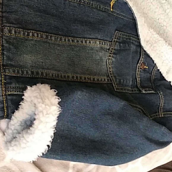 Awesome Jean jacket with white fur inside!!! - Picture 3 of 5